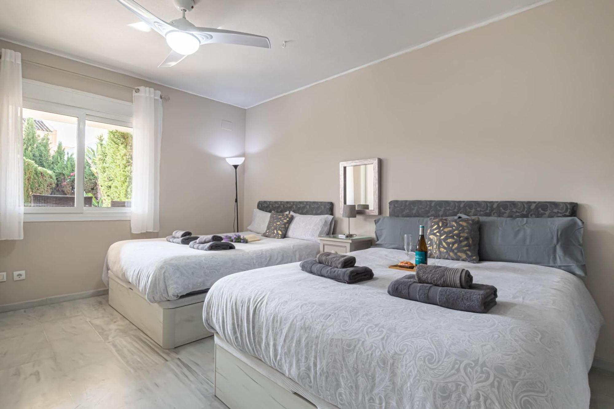 Altos De Banus V Apartamento *
